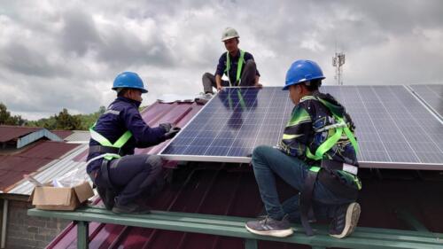 Pemasangan Panel Solar Cell