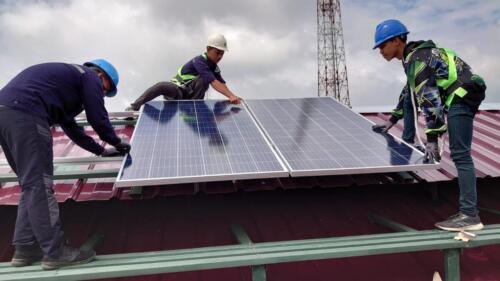 Pemasangan Panel Solar Cell